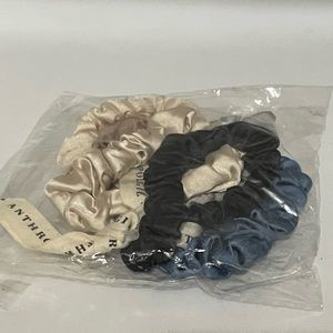 New Anthropologie scrunchies set in blue